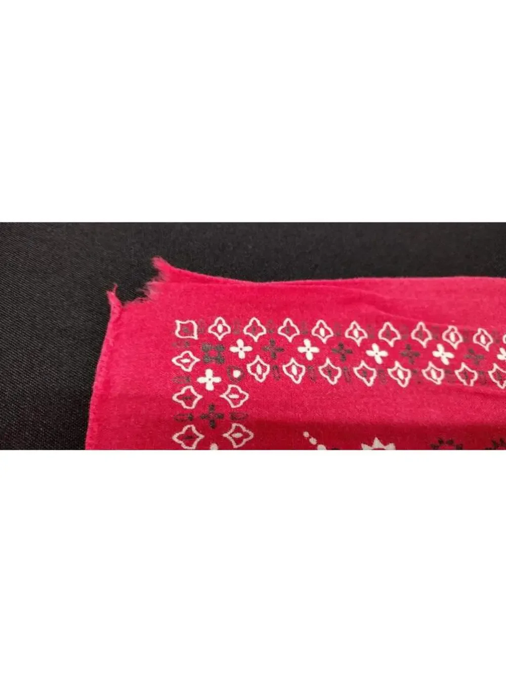Vintage 40s Bandana Elephant Trunk Up Rare Size FAST COLOR 100% Cotton Red Scarf